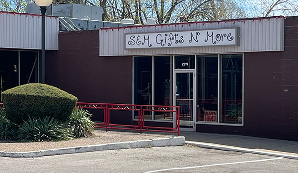 Gates Plaza Shopping Center